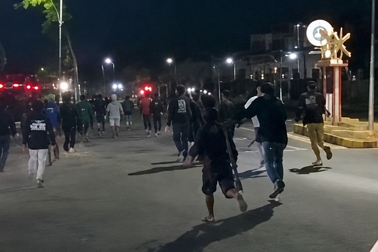 Viral Video Keributan di Sidoarjo, Pemuda Kejar Konvoi Bawa Besi dan Kayu
