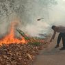 Kebakaran Hutan di Tanimbar Meluas, Polisi Bantu Warga Padamkan Api
