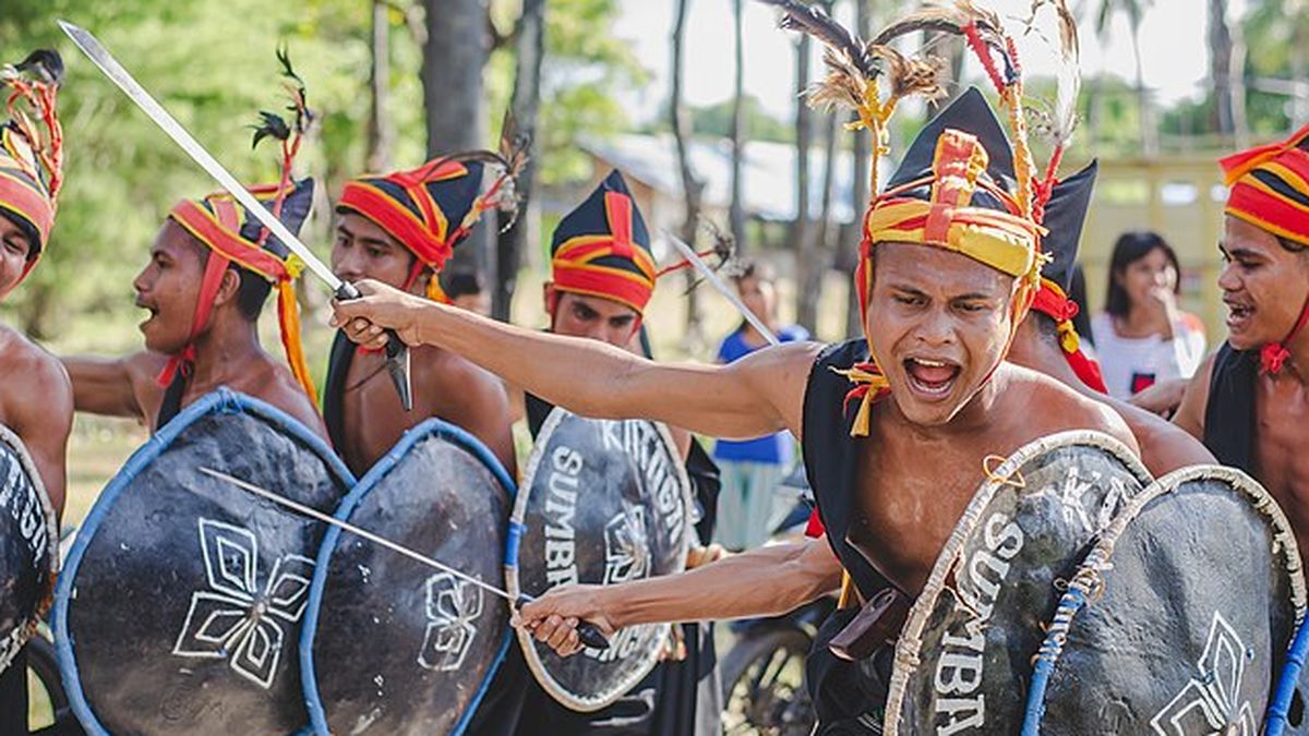 Kataga Examples Tari Kataga: Sejarah, Properti, dan Maknanya