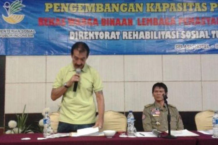 Johny Indo, bos Kelompok Pachinko yang sempat membuat heboh Indonesia sekitar tahun 1979 memberikan motivasi bagi 30 Bekas Warga Binaan Lapas di Bengkulu