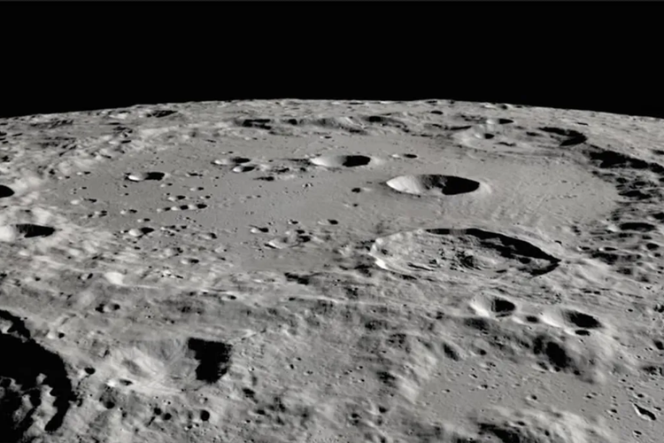 Mengapa Penting Menemukan Cadangan Air Tersembunyi di Bulan?