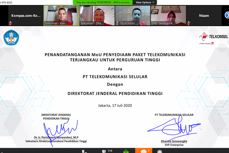 Sesi penandatanganan MoU antara pihak Telkomsel dengan Kemendikbud