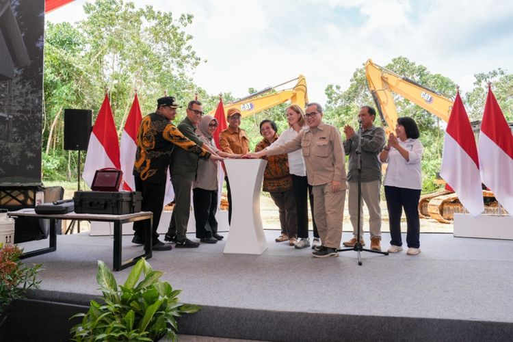 Kementerian Lingkungan Hidup dan Kehutanan (LHK) memulai pembangunan Pusat Plasma Nutfah Nasional di Kelurahan Mentawir, Kabupaten Penajam Paser Utara, Provinsi Kalimantan Timur pada Selasa (15/10/2024). 