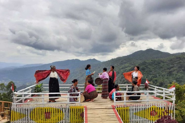 Keindahan bukit Porong, Desa Coal, Kecamatan Kuwus, Kab. Manggarai Barat, NTT, Sabtu, (14/5/2022). Desa Wisata Coal menjadi salah satu desa yang mendukung acara Festival Kampung.