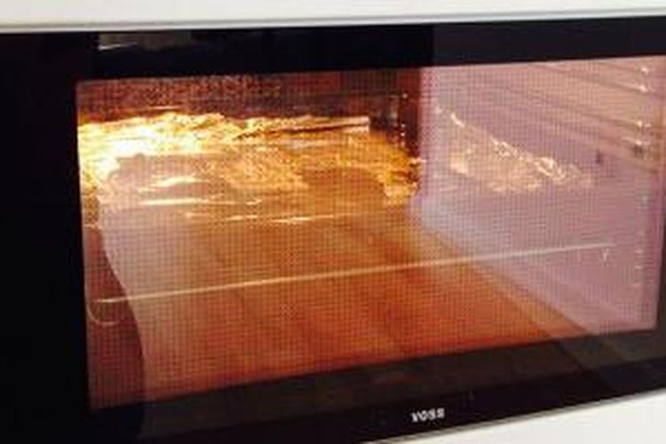 MacBook Pro milik Ales Kocjancic di dalam oven