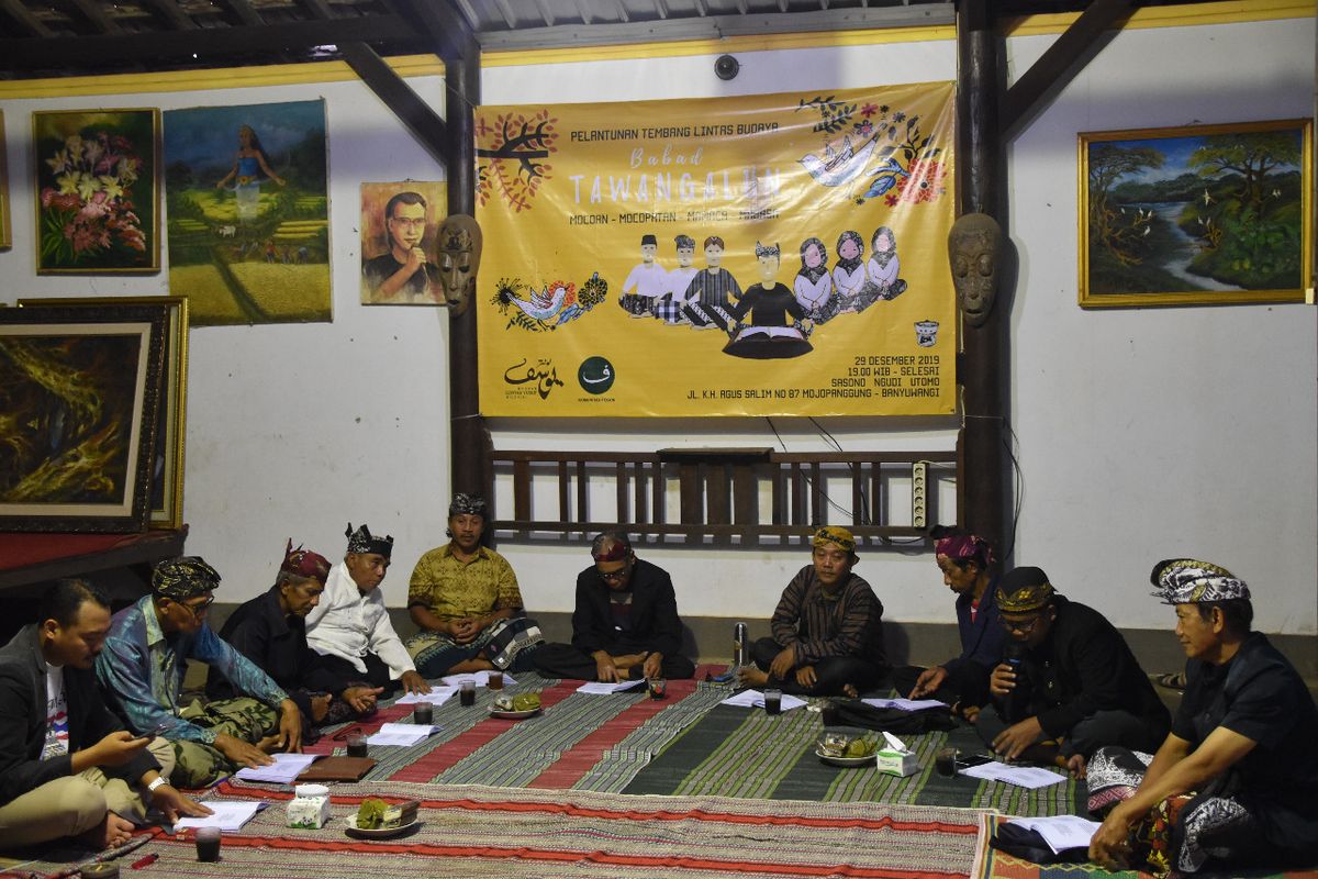 Pembacaan tembang lintas budaya sudah dilakukan sejak tahun 2017 saat memperingati Hari Jadi Banyuwangi ke-246. Tak hanya melibatkan juru tembang lintas budaya, acara tersebut juga diikuti anak-anak muda Banyuwangi yang tergabung dalam Komunitas Mocoan Lontar Yusup Milenial.