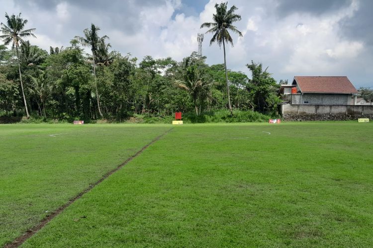 Lapangan yang akan digunakan Turnamen Bayu Pradana Cup 2023 yang akan berlangsung pada tanggal 29 April sampai 14 Mei 2023 di Lapangan Desa Patemon, Kecamatan Tengaran Salatiga, Kabupaten Semarang, Jawa Tengah.
