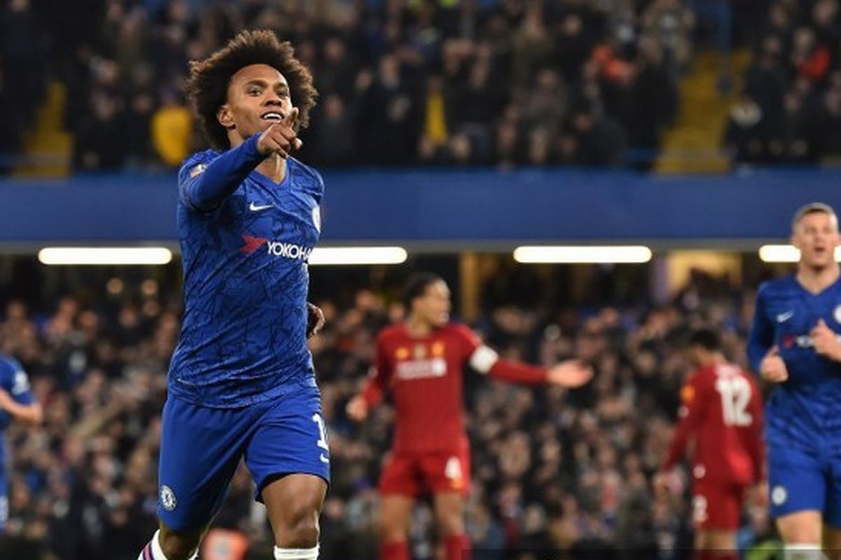 Willian melakukan selebrasi usai mencetak gol pada laga Chelsea vs Liverpool di Stadion Stamford Bridge, Selasa (3/3/2020) atau Rabu dini hari WIB. 