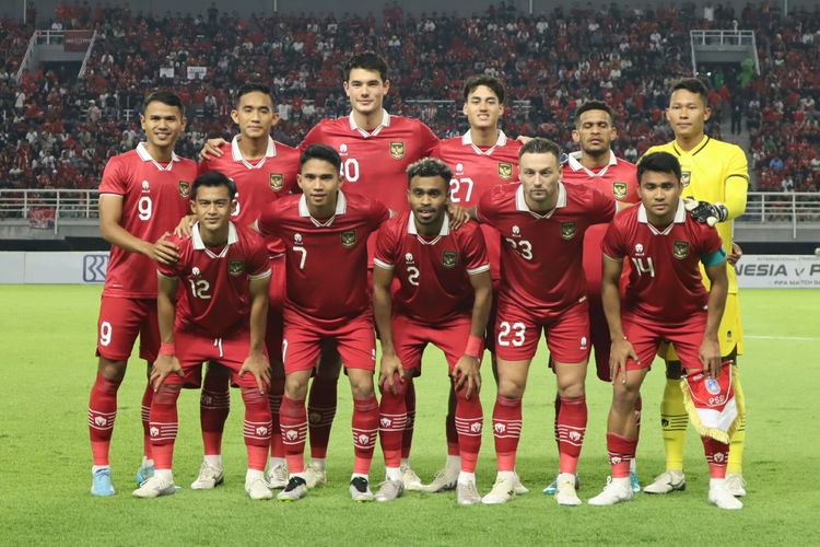 Skuad Timnas Indonesia dalam laga persahabatan FIFA melawan Palestina di Stadion Gelora Bung Tomo, Rabu (14/6/2023).