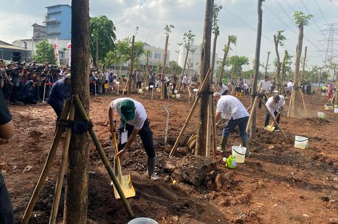 Antam Ikut Kegiatan Penanaman Pohon bersama Presiden Jokowi di Hutan Kota Jaktim