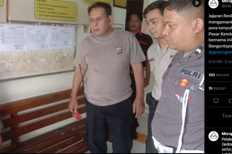 Tangkap layar foto pengemis yang pura-pura tidak bisa jalan di Stasiun Tugu Yogyakarta ditangkap.