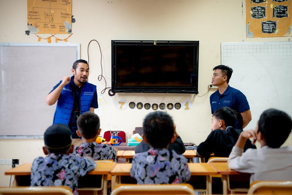 PT Angkasa Pura Indonesia (InJourney Airports) bersama Kementerian BUMN mengadakan program Sobat Aksi Ramadan 2025 di Padang, Sumatera Barat (Sumbar).