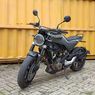 Pakai Husqvarna Svartpilen 250, Jadi Pusat Perhatian di Jalanan