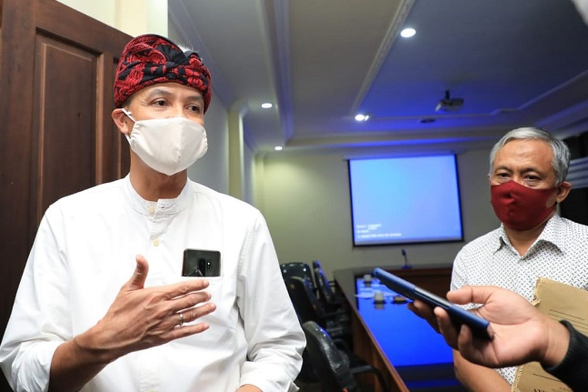 Ganjar Pranowo menjelaskan kondisi Rumah Sakit dan APD yang masih dalam batas aman