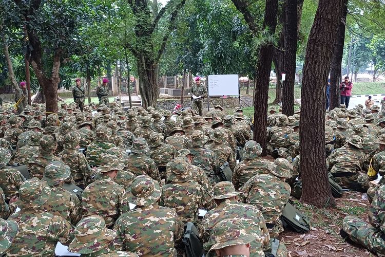 Materi Militer Apa yang Diberikan untuk Calon Manajer Kopdes Saat Latsarmil?
