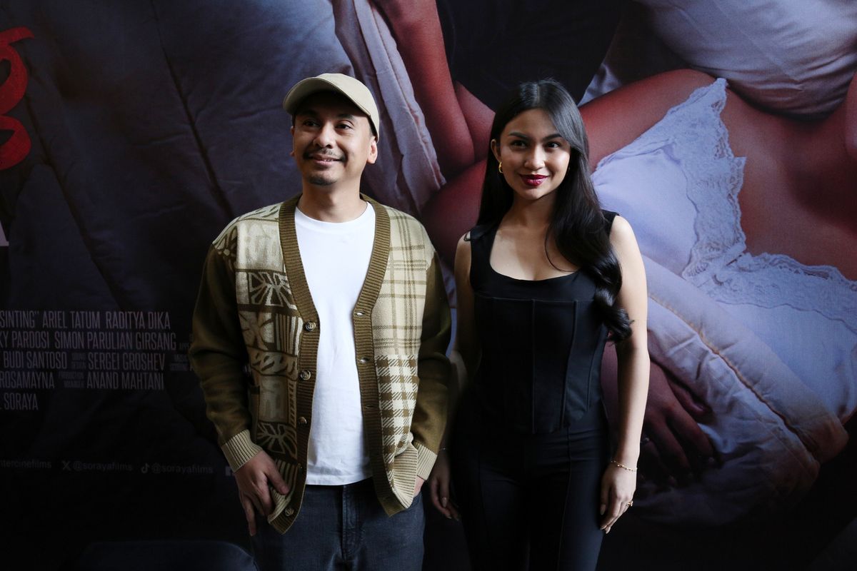 Beradegan Mesra dengan Raditya Dika di Film Catatan Harian Menantu Sinting, Ariel  Tatum: Dilalui dengan Aman dan Nyaman