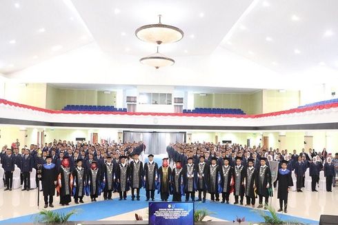 Gelar Sidang Senat Terbuka, PEM Akamigas Lantik 309 Mahasiswa Baru Tahun Akademik 2023/2024 