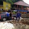 Turap Sepanjang 15 Meter di Cibubur Longsor, Mobil Pikap Ikut Terperosok