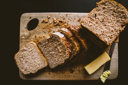 Manakah yang Lebih Sehat untuk Olesan Roti, Keju atau Mentega?