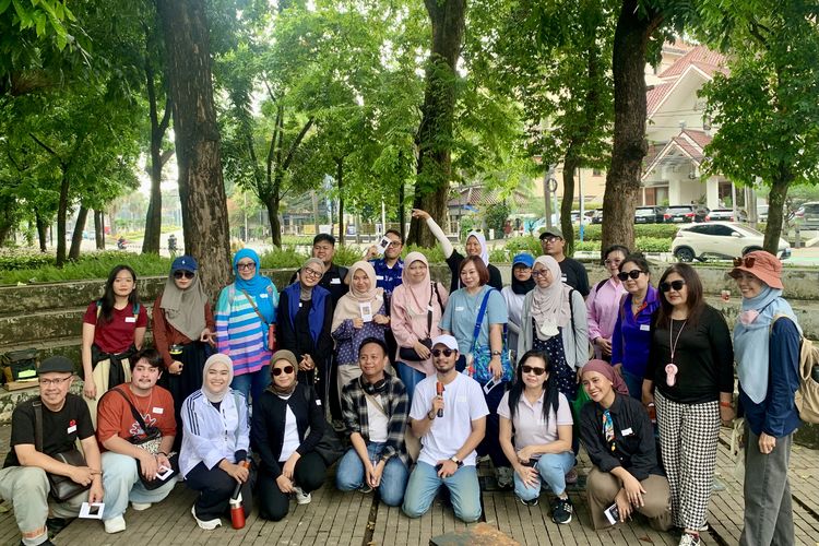 KompasTravel mengajak para pembaca menyusuri sisi lain Jakarta pada Sabtu (18/4/2026) melalui program bertajuk BerKemana (bersama Kompas.com kemana). Dalam program ini, peserta diajak mengikuti Casual Walking Tour perdana setelah dua tahun dengan tema menyusuri jejak emas hitam atau kopi di tengah dinamika kota.