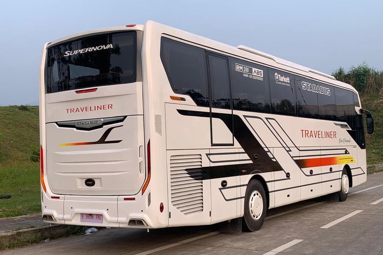 Stadabus Supernova, bodi buatan karoseri asal Bandung yang elegan 