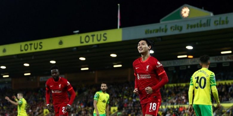 Pemain Liverpool, Takumi Minamino, merayakan gol saat melawan Norwich City pada putaran ketiga Piala Liga Inggris di Carrow Road, Rabu (22/9/2021) dini hari WIB.
