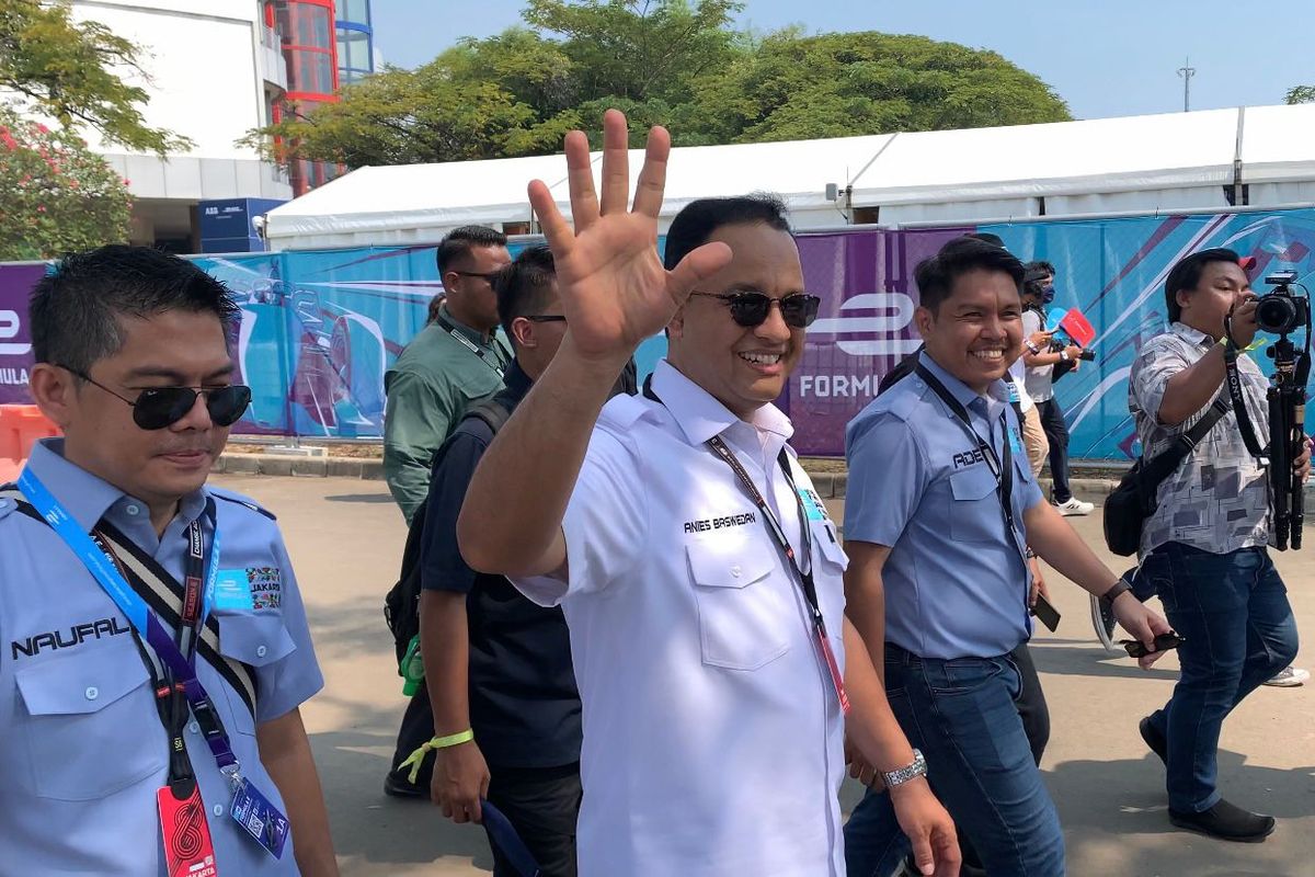 Gubernur DKI Jakarta, Anies Baswedan, saat datang ke perhelatan Formula E Jakarta 2022 pada Sabtu (4/6/2022) siang WIB.
