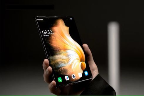 Wujud HP Layar Gulung Tecno Phantom Muncul di MWC 2024