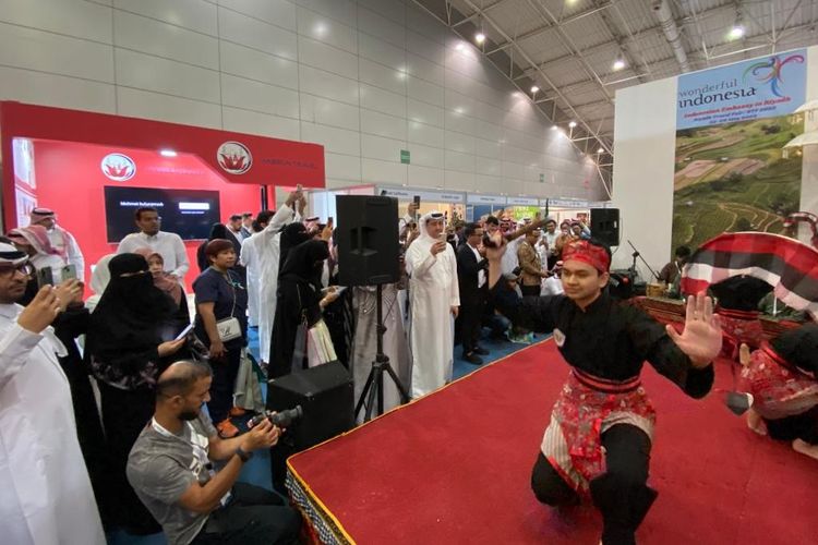 Kementerian Pariwisata dan Ekonomi Kreatif mempromosikan potensi parekraf Indonesia ke pasar Arab Saudi dengan berpartisipasi dalam Riyadh Travel Fair (RTF) 2023, The Arena, Granada Square Exit 9, Riyadh, 22/5/2023.