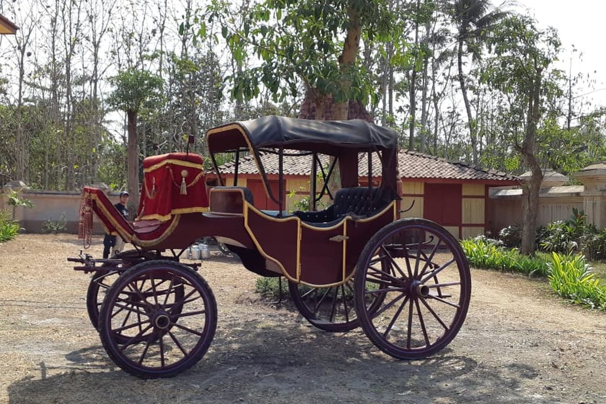 Set pedesaan dan rumah yang digunakan untuk keperluan syuting Bumi Manusia di Desa Gamplong, Yogyakarta. Saat ini, studio tersebut sudah dibuka untuk umum dan dijadikan lokasi wisata. Foto diambil Selasa (13/8/2019).