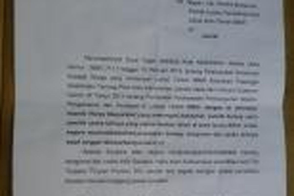 Surat himbauan dari pihak Wali Kota Jakarta Utara kepada para warga yang menempati di atas lahan Taman BMW.