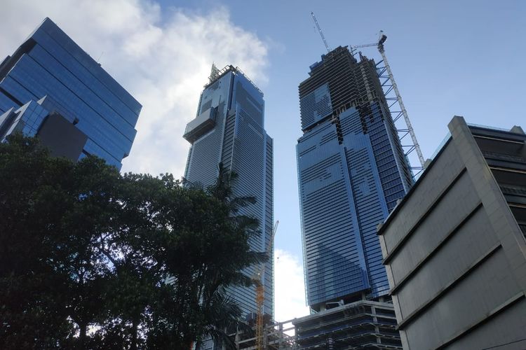 Pembangunan Autograph Tower, gedung tertinggi di Indonesia setinggi 382,9 meter yang hampir selesai