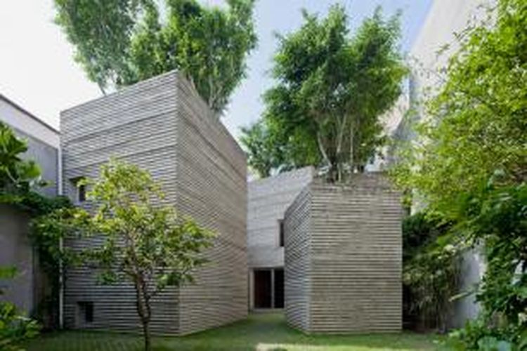 Rumah pohon ini dibangun di Ho Chi Minh City, ibukota Vietnam yang daerahnya hanya ditutupi 0,25 persen tanaman hijau.
