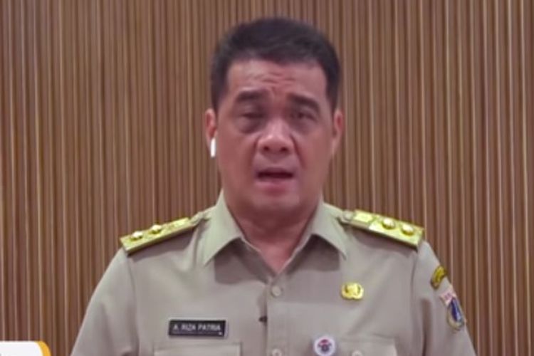 Wakil Gubernur DKI Jakarta Ahmad Riza Patria menyampaikan permintaan maaf soal video paduan suara di ruang utama Masjid Istiqlal Jakarta, Selasa (18/5/2021)