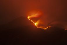 Asap Kebakaran Gunung Merbabu Bikin Mata Pedih, Sejumlah Warga Diungsikan