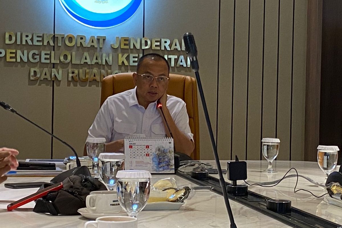 Direktur Jenderal Pengelolaan Kelautan dan Ruang Laut KKP, Koswara, menjelaskan terkait isu penjualan pulau Anambas, Senin (23/6/2025). 