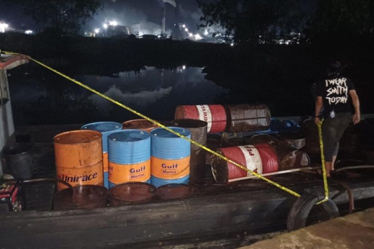 Buat Nelayan Inhil Tak Bisa Melaut, Kapal Pengangkut Solar Subsidi Ilegal Ditangkap Polda Riau