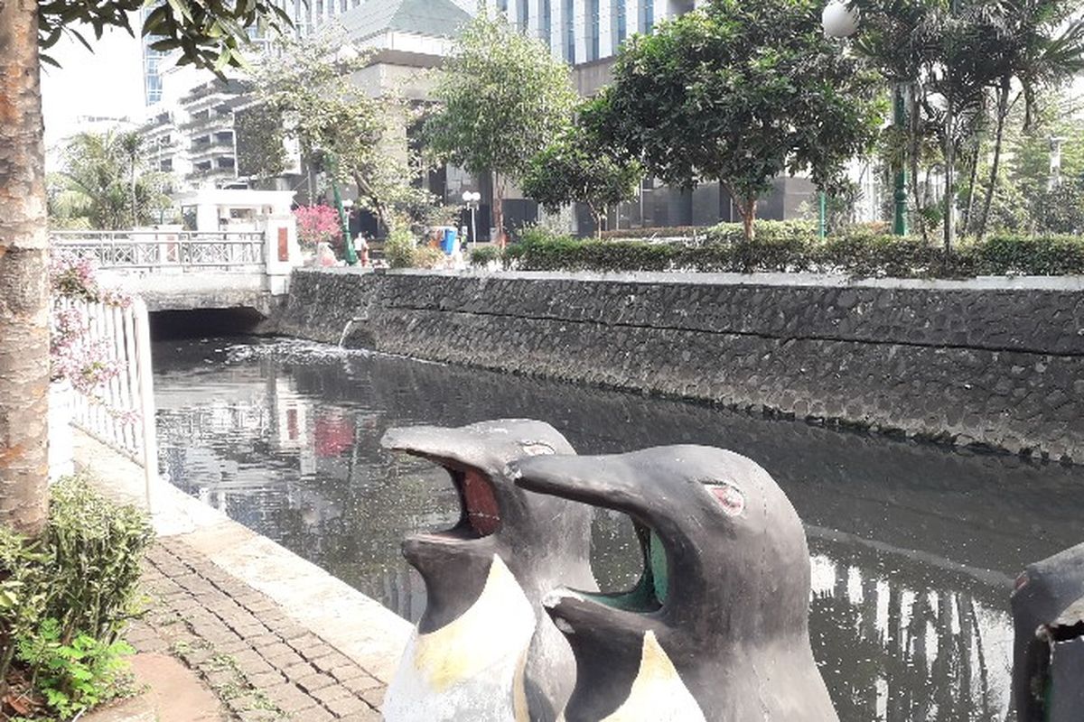 Suasana Kali Puri di depan kantor Wali Kota Jakarta Barat pada Rabu (25/7/2018). 