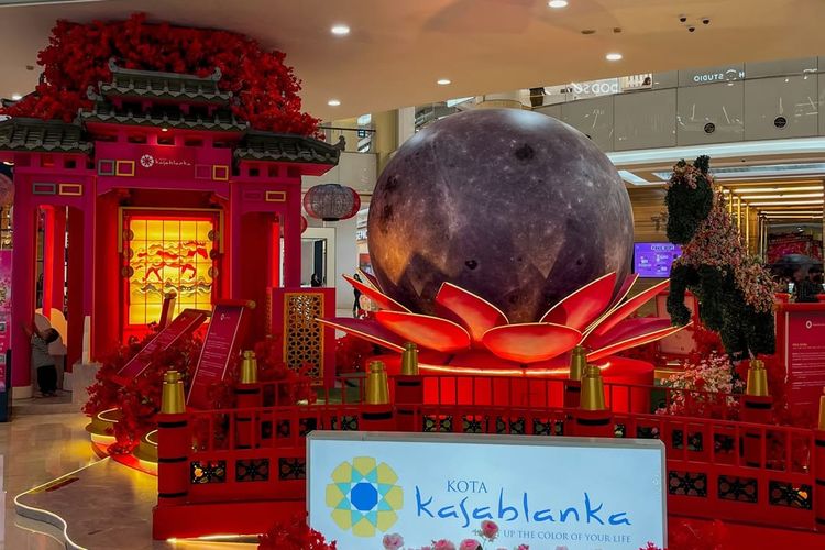 Dekorasi imlek di mal Kota Kasablangka