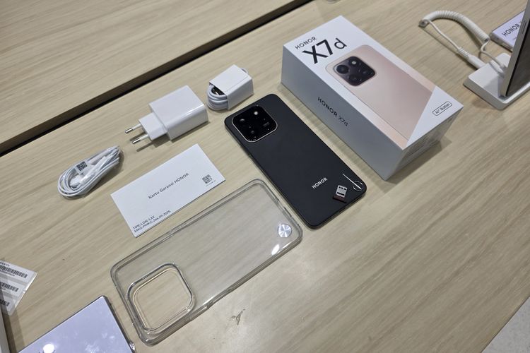 Isi kelengkapan paket penjualan Honor X7d seharga Rp 4,5 juta di Indonesia.