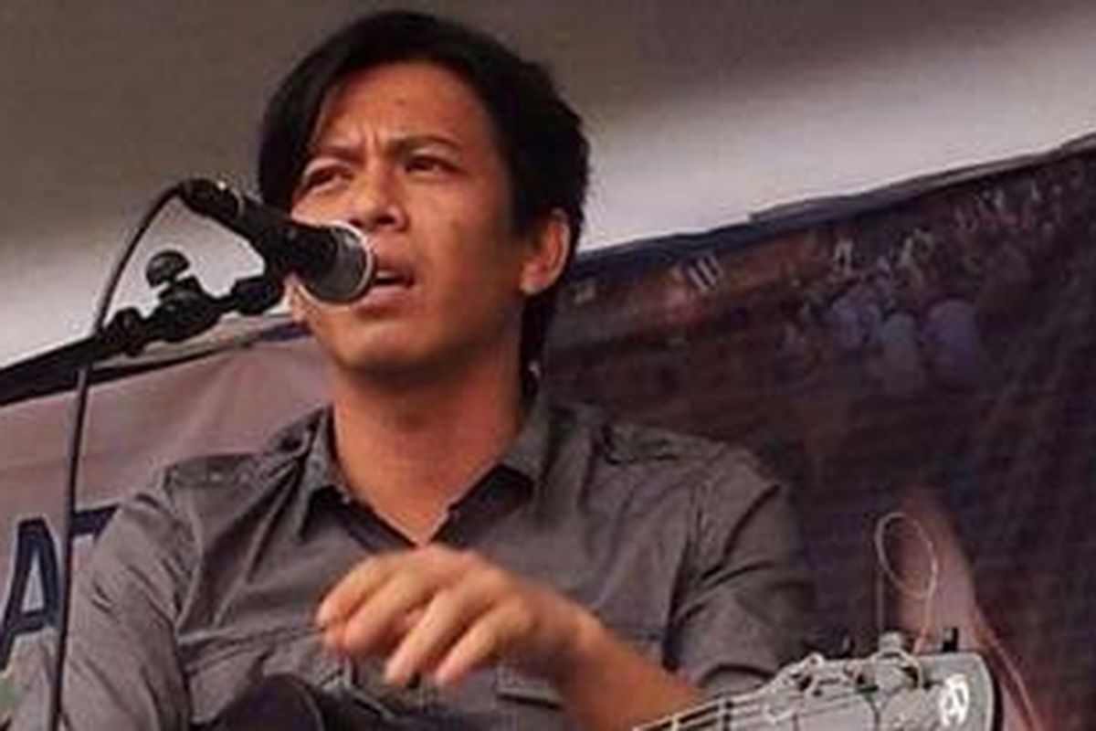 Ariel saat tampil di Bandung, Kamis (26/4/2012) ini.