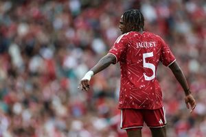 Hasil Liverpool vs Como 2-0: Kesan Iraola Soal Bek Baru The Reds