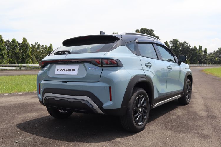Desain coupe SUV Suzuki Fronx