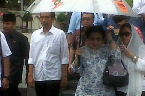 Ke Blitar pada Hari Kerja, Jokowi Dinilai Utamakan Kepentingan Partai