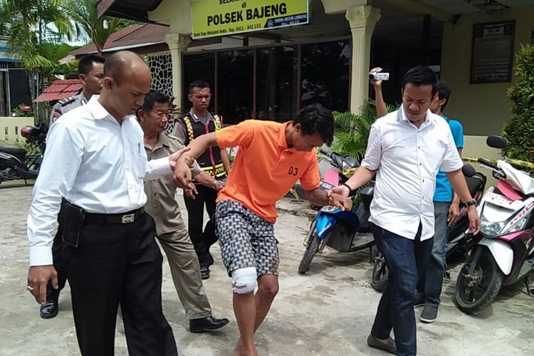 Mantan juara atletik di Kabupaten Gowa, Sulawesi Selatan ini ditembak polisi lantaran mencuri puluhan motor milik jamaah masjid, Senin (8/1/2018).