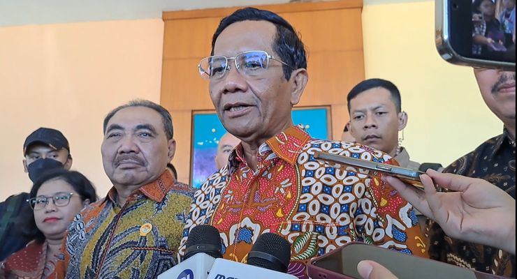 Debat Cawapres Perdana, Mahfud Dapat Wejangan dari Sandiaga dan Hary Tanoe