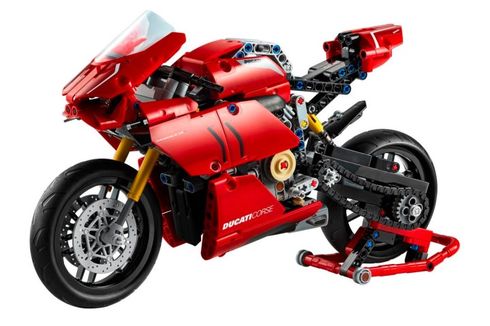 Ducati Panigale V4 R ini Terbuat Dari 646 Buah Lego, Minat?