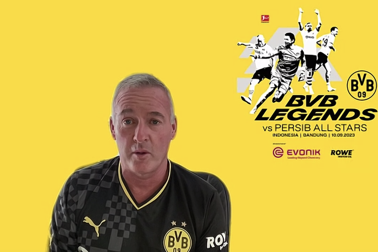 Paul Lambert menjawab pertanyaan Kompas.com jelang laga ekshibisi antara Persib All Stars vs BVB Legends. Partai bertabur legenda Persib dan Dortmund itu akan digelar di Stadion Siliwangi, Bandung, Minggu (10/9/2023).