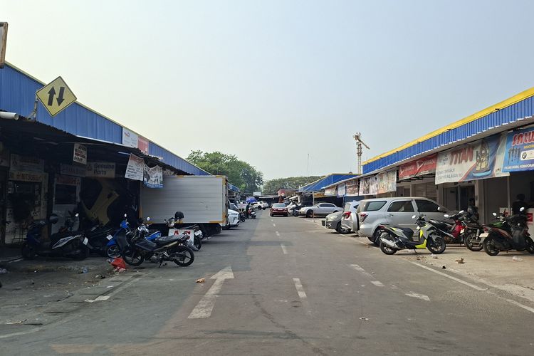 Nasib Pasar Mobil Kemayoran di Tengah Ekonomi Sulit, Pedagang: Sekarang Intinya Bertahan Doang