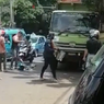 Polisi Buru Pria Berbadan Kekar yang Banting Sopir Truk di Lampu Merah Cibubur